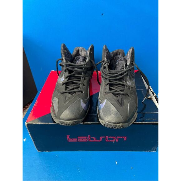 Nike LeBron 11 Blackout Anthracite 616175090 XI 11.5 - Picture 1 of 7